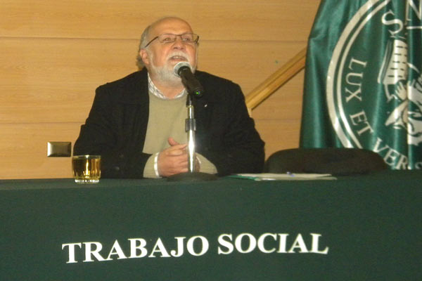 Luis Bustos (Colectivo Paulo Freire-Chile) en la UST – Viña del Mar (18 de Junio)